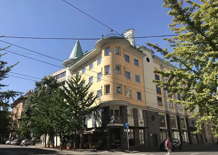 City Hotel