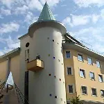 City Hotel