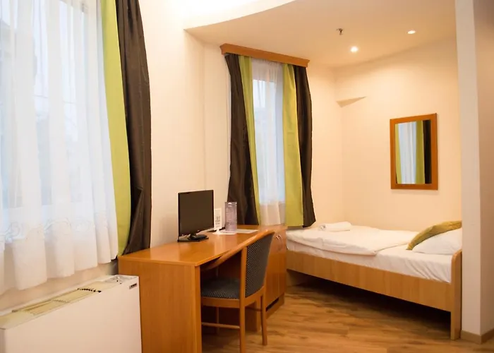 City Hotell 3*